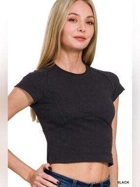 NWOT Zenana Exposed Seam Crop Top Tee Size L